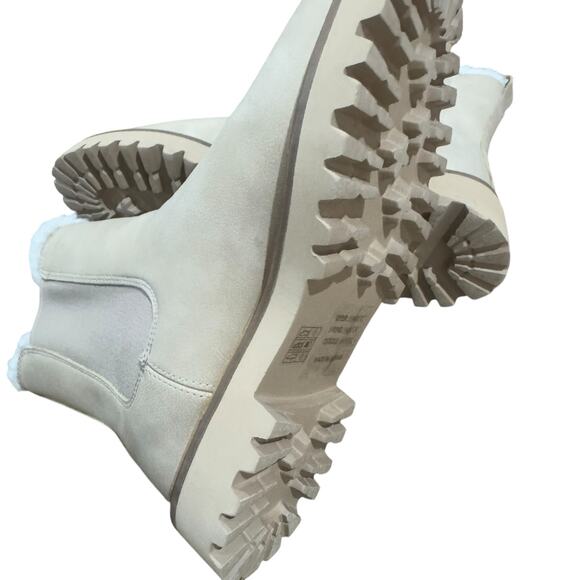 J. Crew Synthetic Upper Lug-Sole Chelsea Boots Round Toe Natural Size 9.5 NWOB - Picture 5 of 12